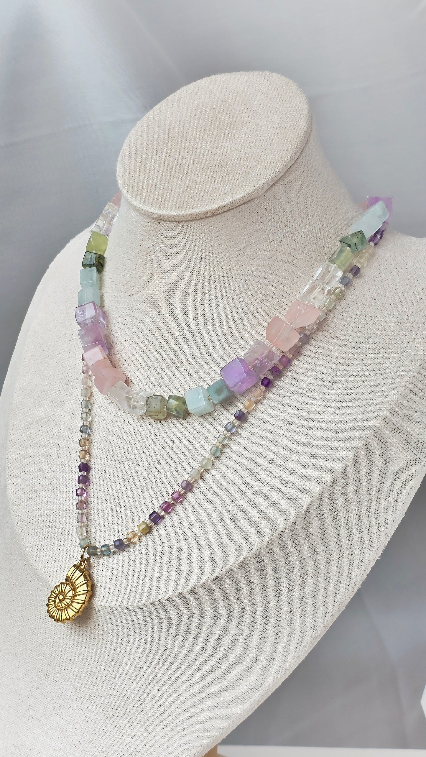 EDGY ICE 𖦹 Multicolor Edelsteinkette