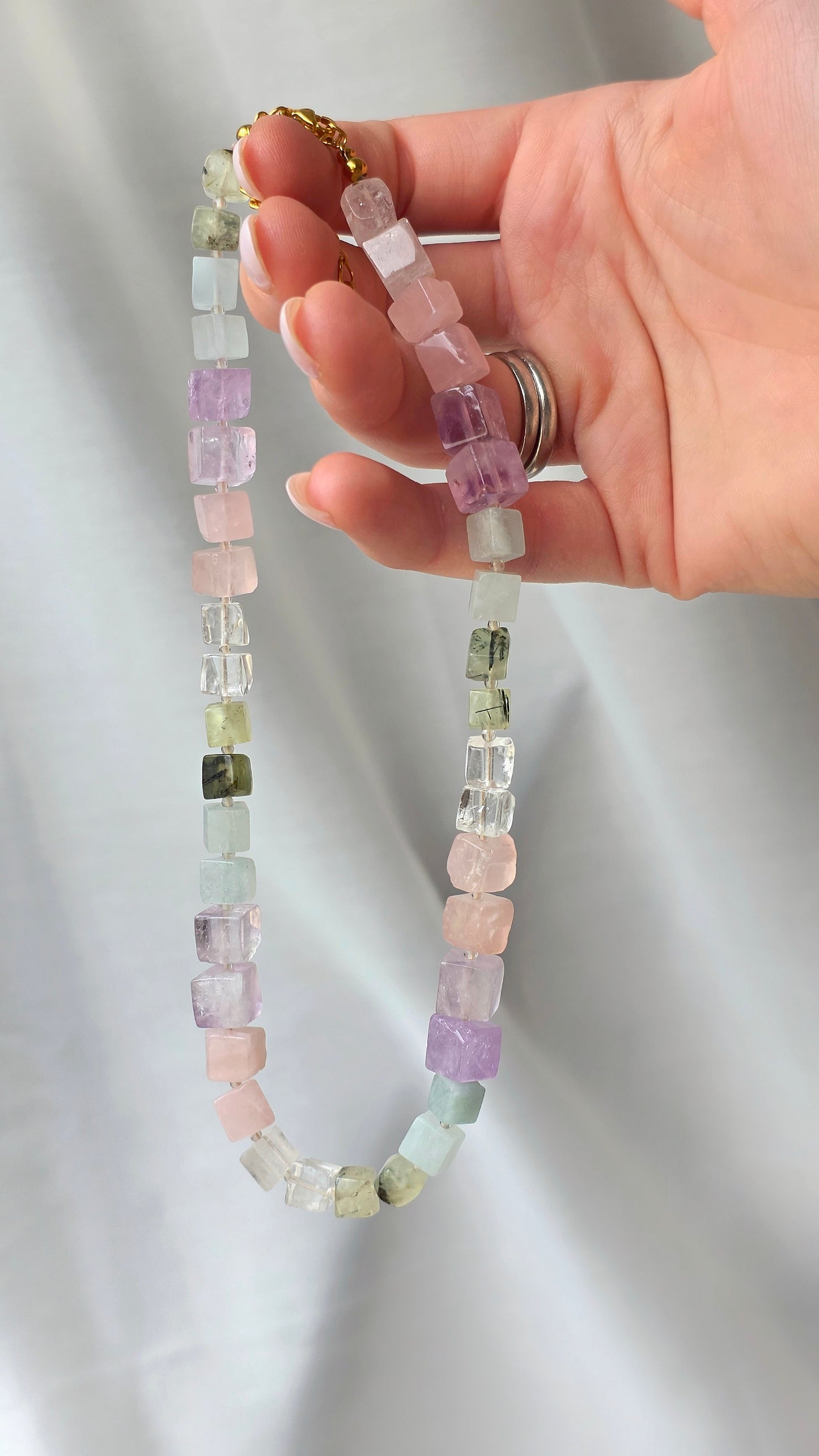 EDGY ICE 𖦹 Multicolor Edelsteinkette