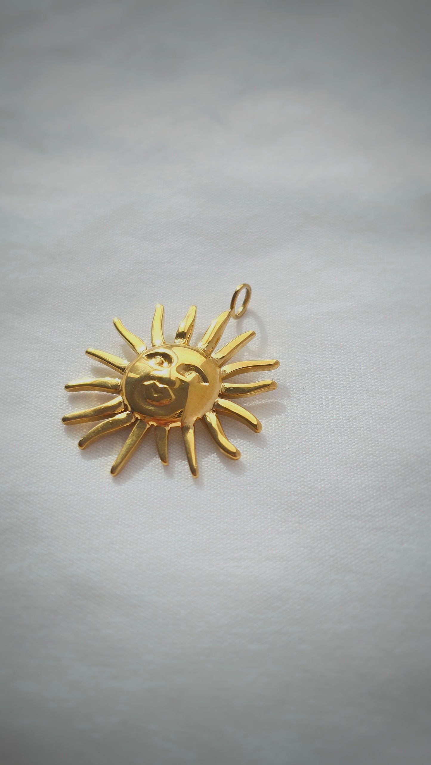 SOLARA MUSE  𖦹 Charm