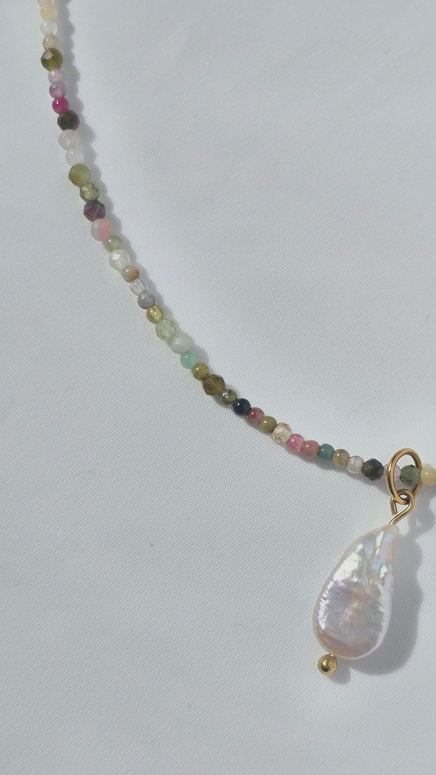 TOURMALINE PEARL 𖦹 Edelstein- & Süßwasserperlenkette