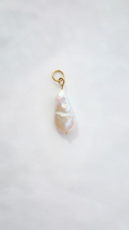PEARL DROP 𖦹 Charm