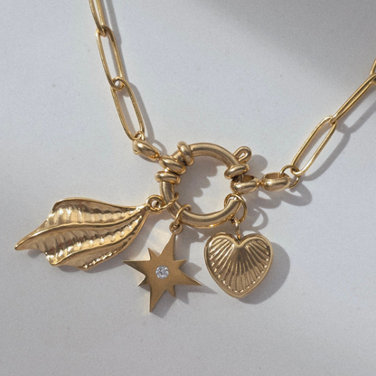 GOLDEN WING 𖦹 Charm