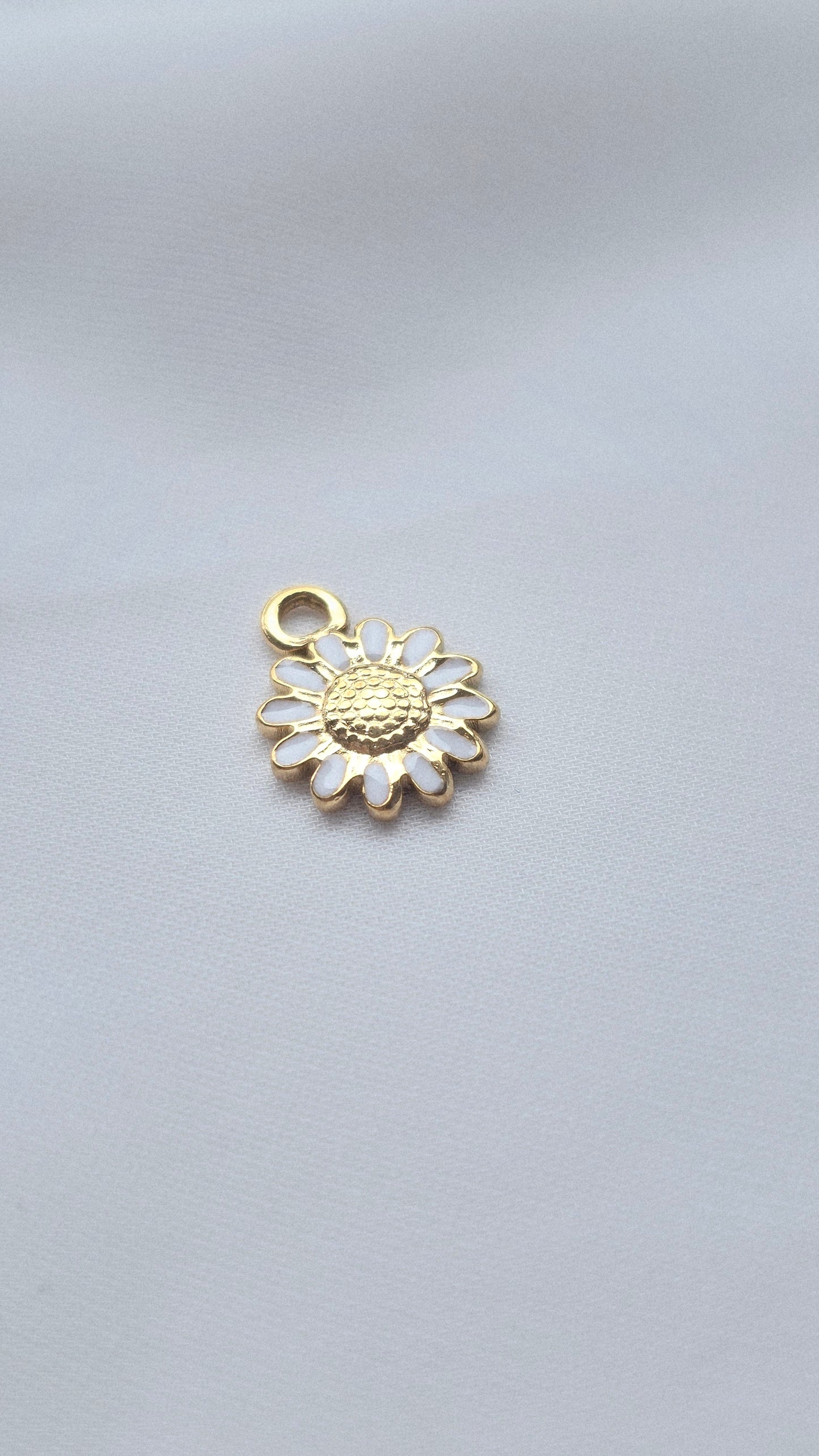 GOLDEN DAISY 𖦹 Charm