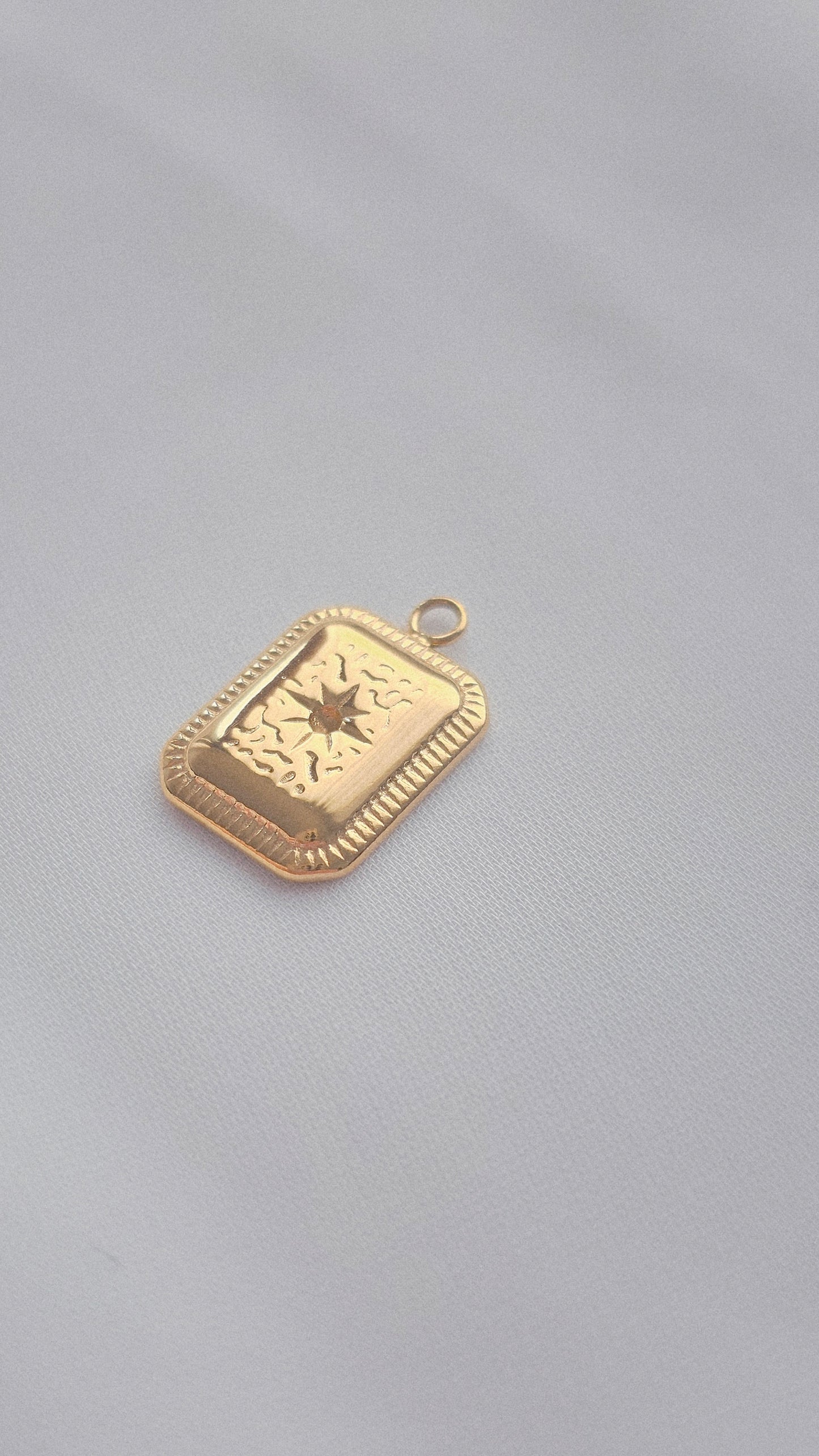 SOLAR ICON 𖦹 Charm