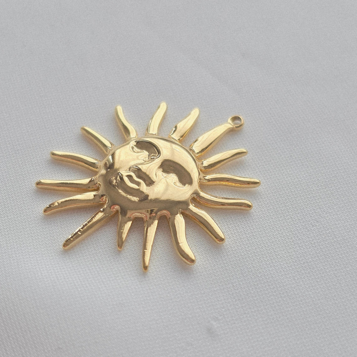 SOLARA MUSE 𖦹 Charm