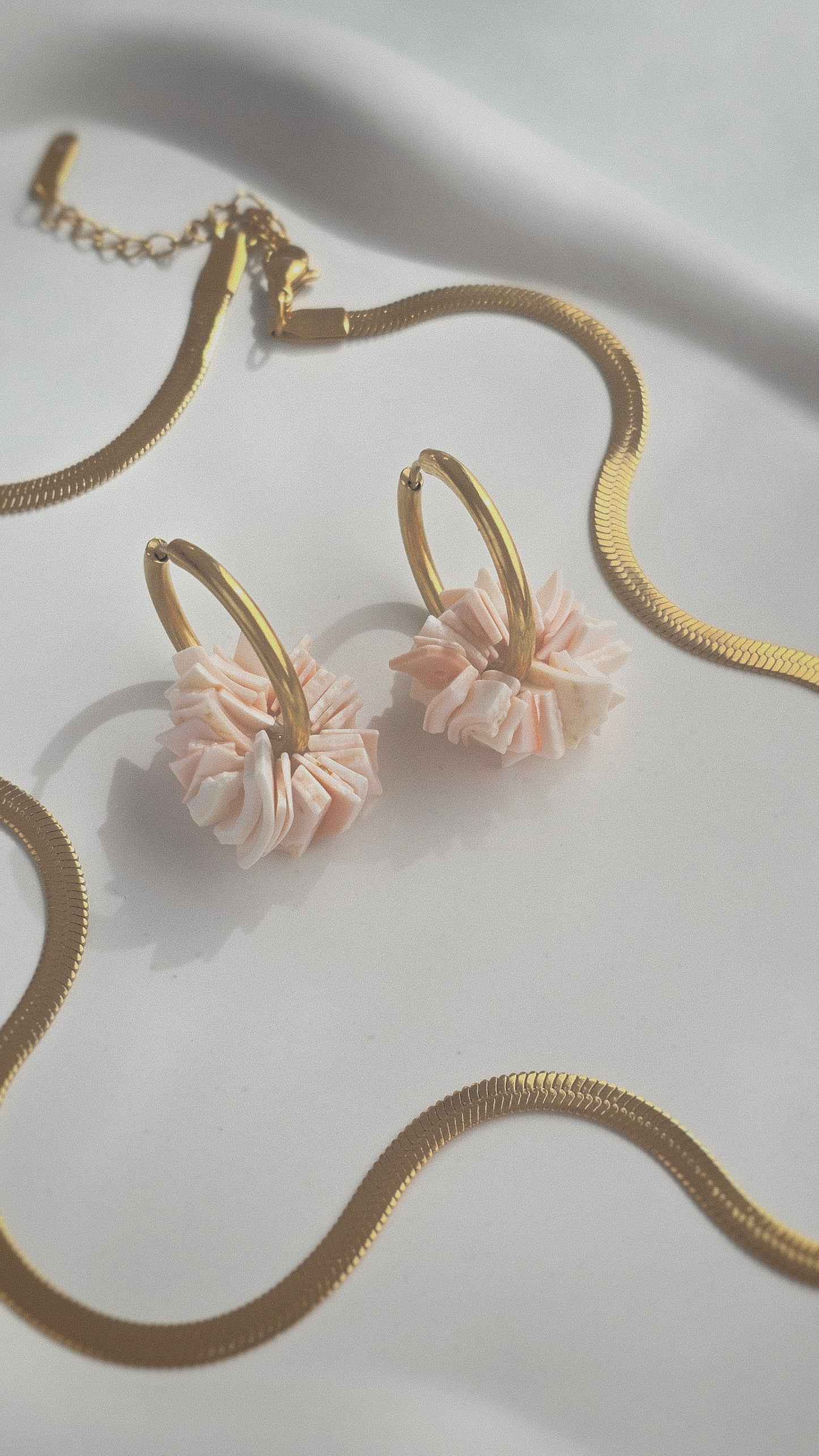 SEASHELL HOOPS 𖦹 Muschelohrringe
