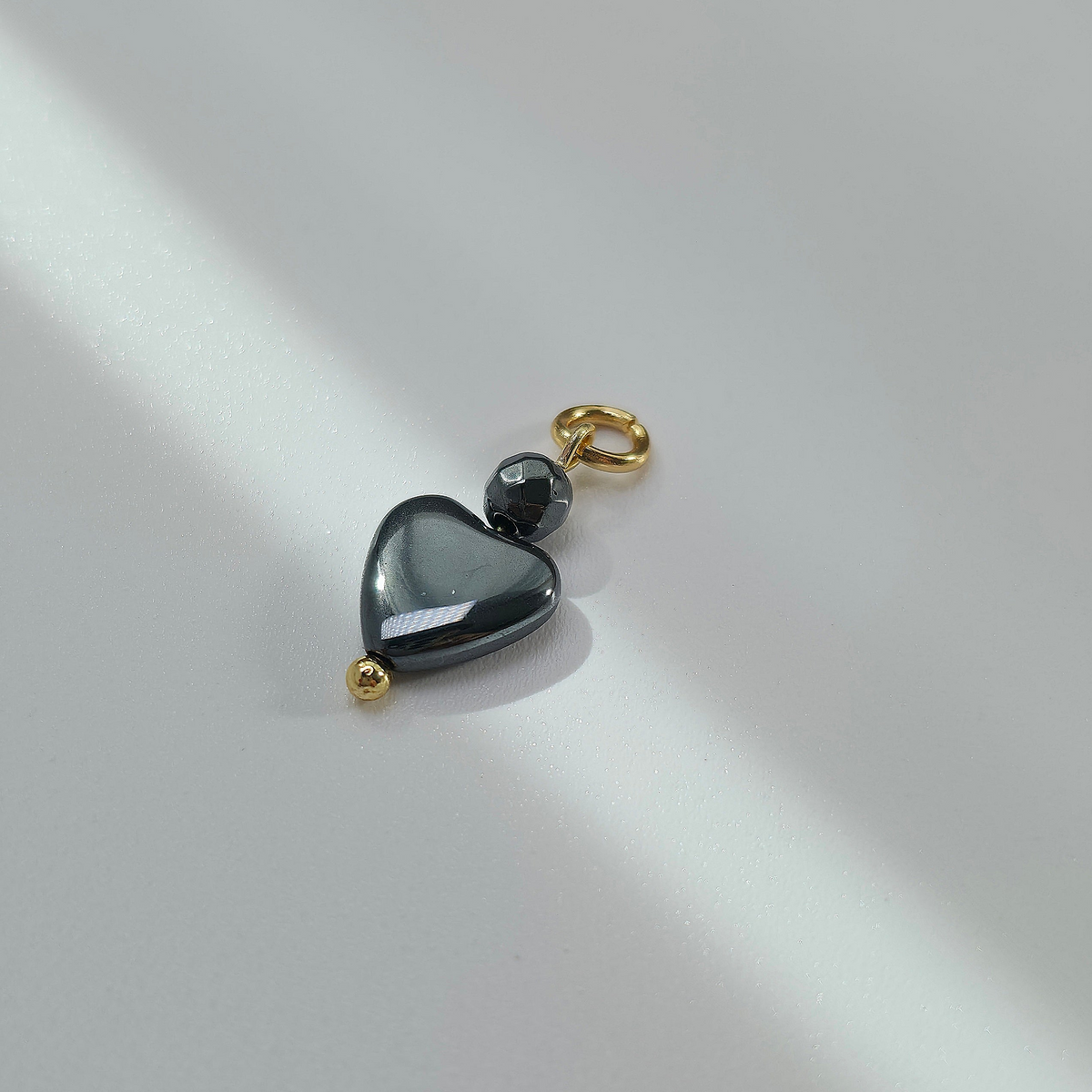 IRON HEART 𖦹 Hämatit Charm