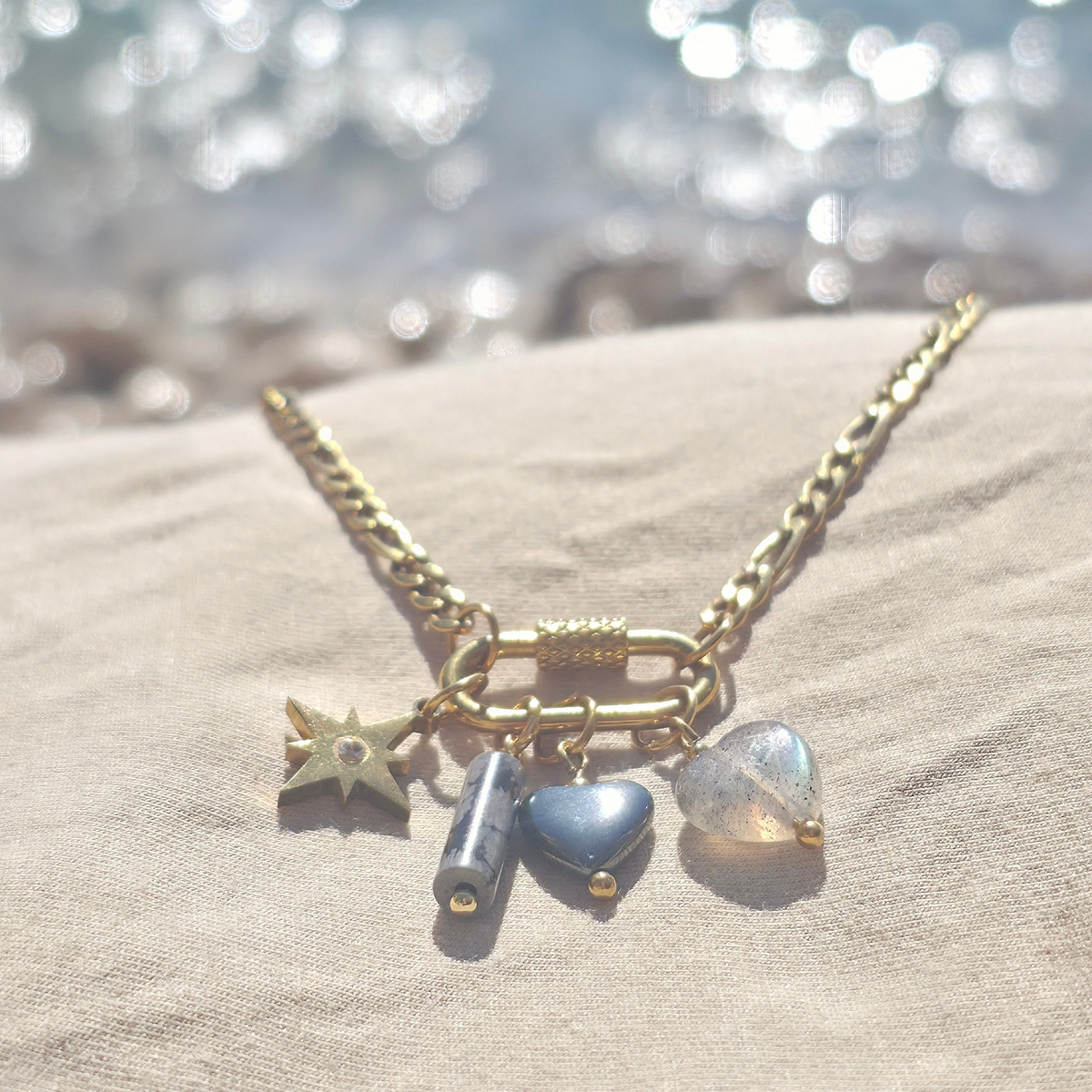 IRON HEART 𖦹 Hämatit Charm