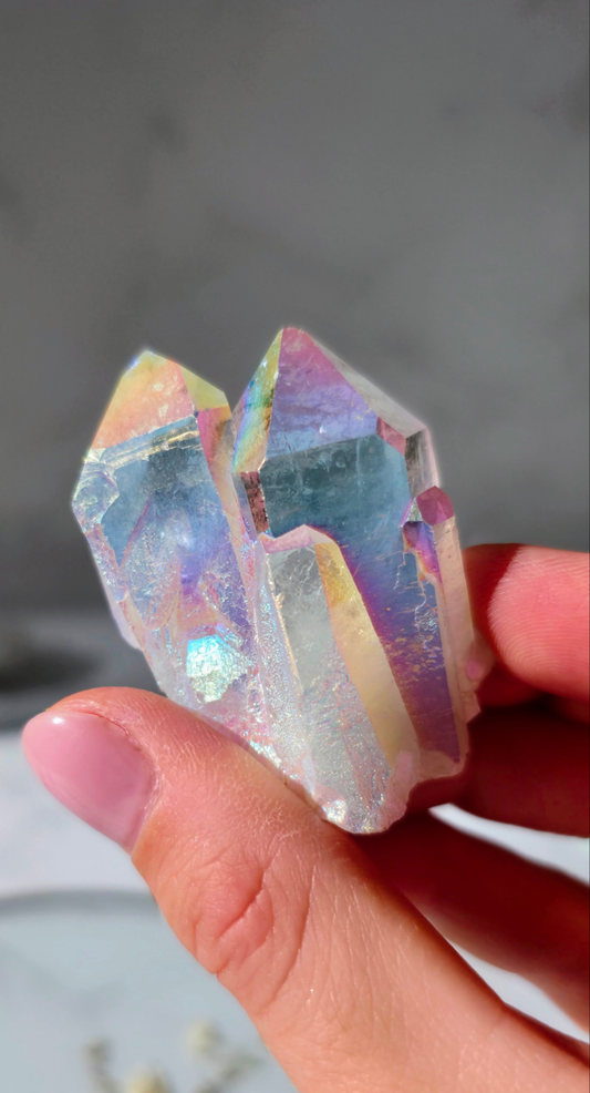 Angel Aura Bergkristall Cluster - Schillernder Regenbogen-Glanz aus Deutschland