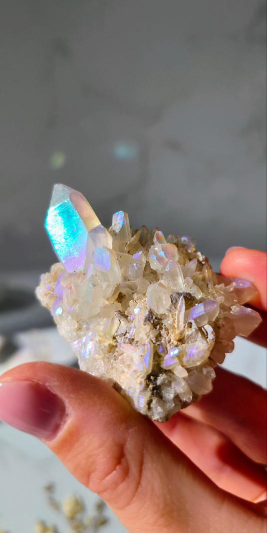 Angel Aura Bergkristall Cluster - Schillernder Regenbogen-Glanz aus Deutschland