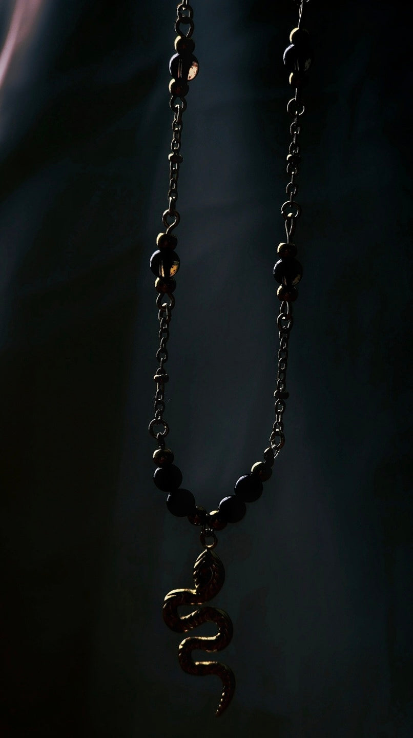 PROTECT · Edelsteinkette