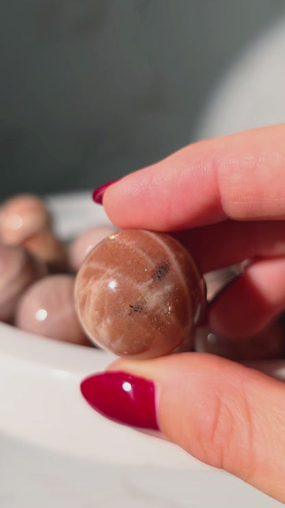 Glitzernde Sonnenstein-Kugeln – Licht, Lebensfreude & funkelnde Magie