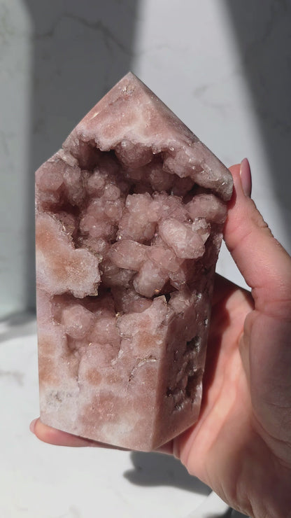 Pink Amethyst Turm mit Glitzerdrusen