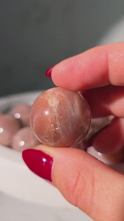 Glitzernde Sonnenstein-Kugeln – Licht, Lebensfreude & funkelnde Magie