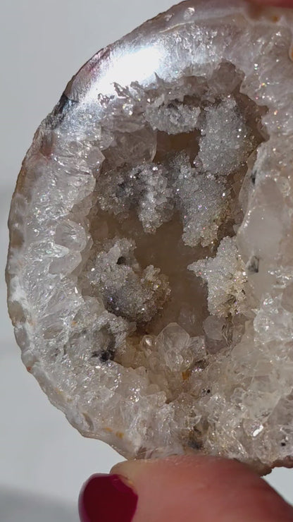 Achat Geode aus Brasilien mit Glitzereffekt