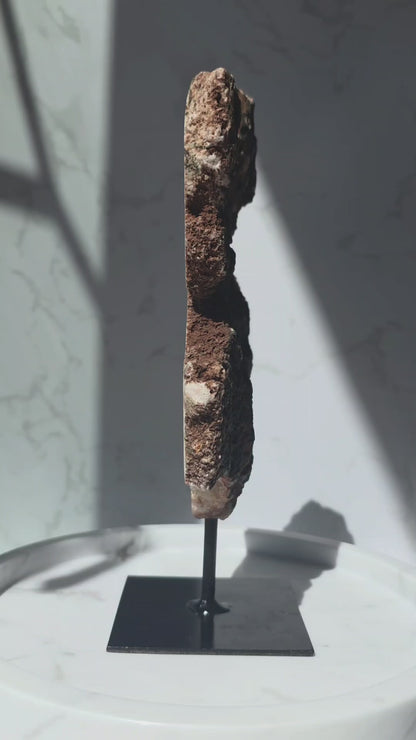 Pink Amethyst Slab auf Ständer mit wunderschöner Maserung