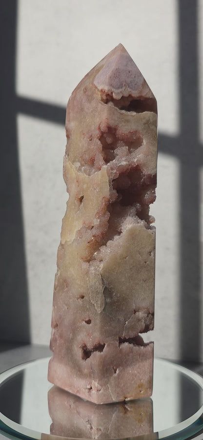 Pink Amethyst Turm mit Glitzerdrusen