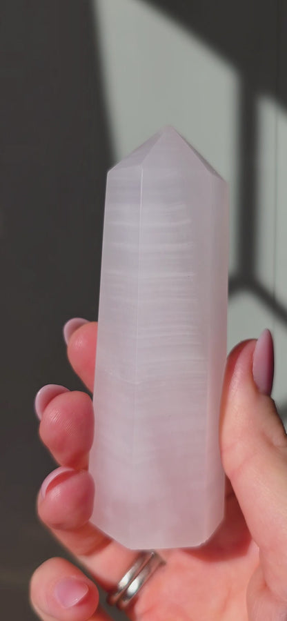 Manganocalcit (fluoriszierend) Turm