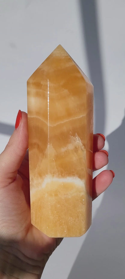 XL HQ Orangencalcit Turm