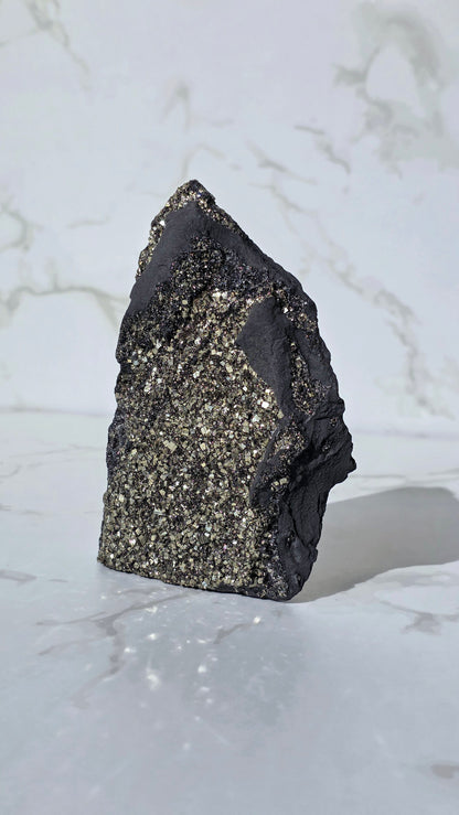 Schungit mit Pyrit Freiform - mit Glitzereffekt